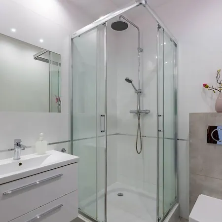 Blue Sky - W Centrum, Blisko Deptaka, Restauracji I Atrakcji Karpacza - Obroncow Pokoju 1d Appartement Karpacz