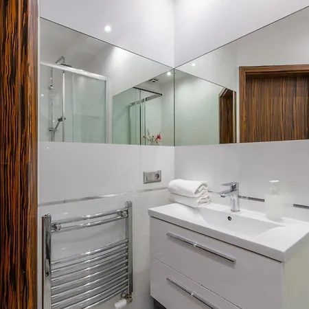 Appartement Blue Sky - W Centrum, Blisko Deptaka, Restauracji I Atrakcji Karpacza - Obroncow Pokoju 1d Karpacz