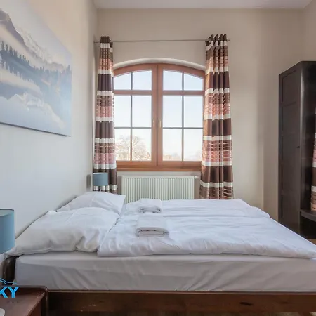 Blue Sky - W Centrum, Blisko Deptaka, Restauracji I Atrakcji Karpacza - Obroncow Pokoju 1d Apartamento
