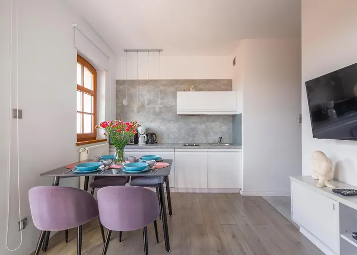 Blue Sky - W Centrum, Blisko Deptaka, Restauracji I Atrakcji Karpacza - Obroncow Pokoju 1d アパート カルパッチ